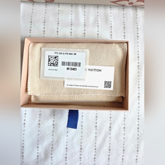 Louis Vuitton x Murakami Kawaii Pink Card Holder | SOLD OUT | Rare Collectible - Picture 6 of 7